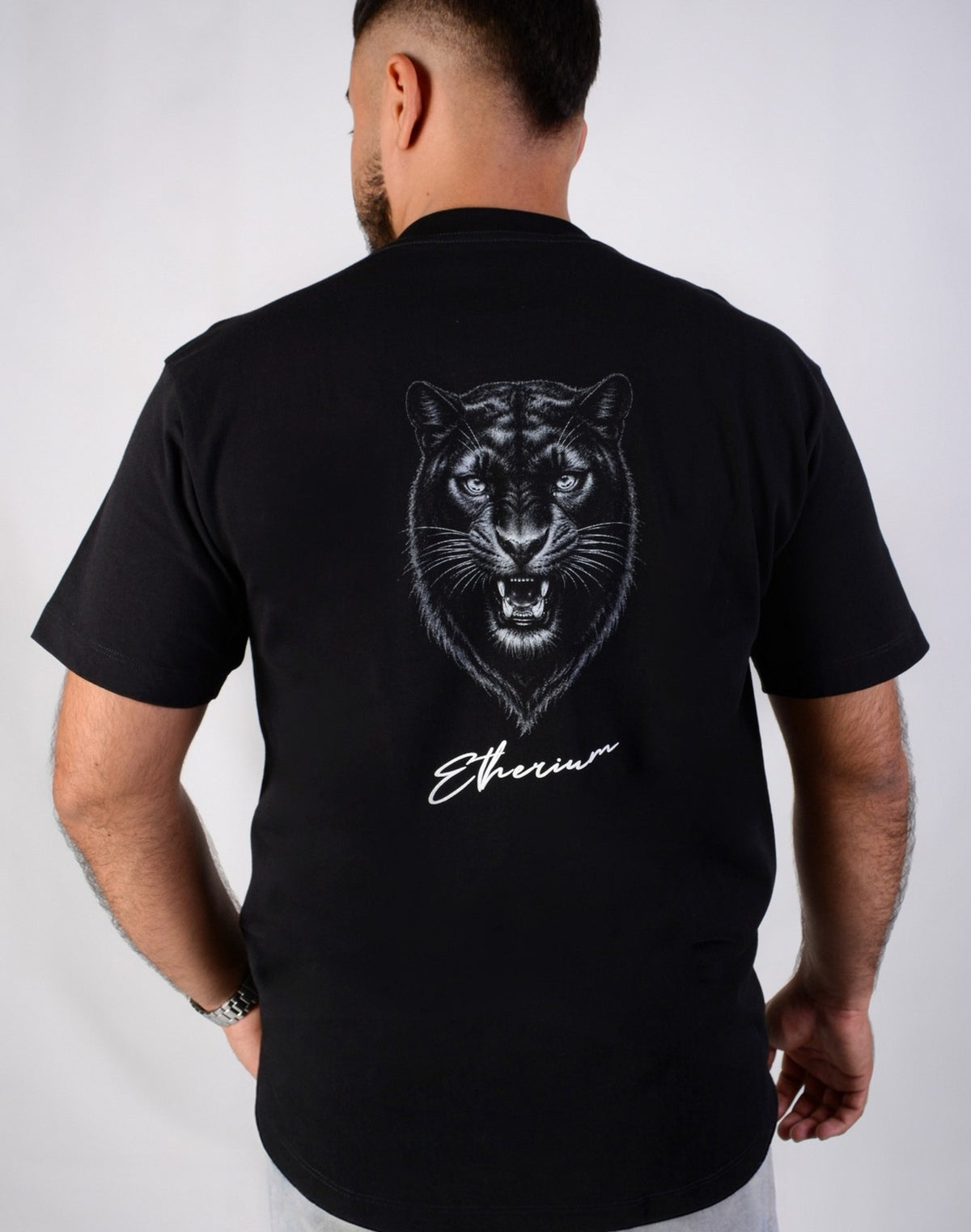 INSTINTO · REGULAR T-SHIRT