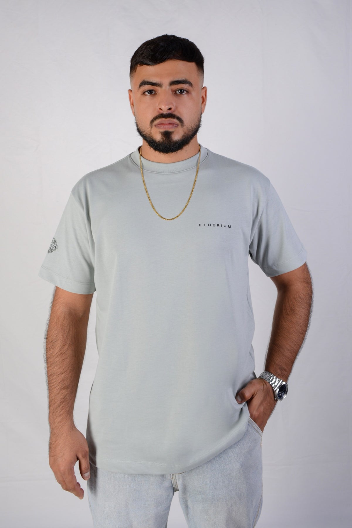 INSTINTO · REGULAR T-SHIRT